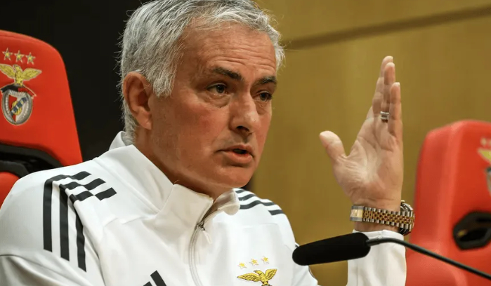 必一运动-大反转！穆帅突爆争议发言！矛头直指皇马，球迷：这次支持他|何塞·穆里尼奥|联赛|本菲卡足球俱乐部|皇家马德里|穆里尼奥_新浪体育_新浪新闻