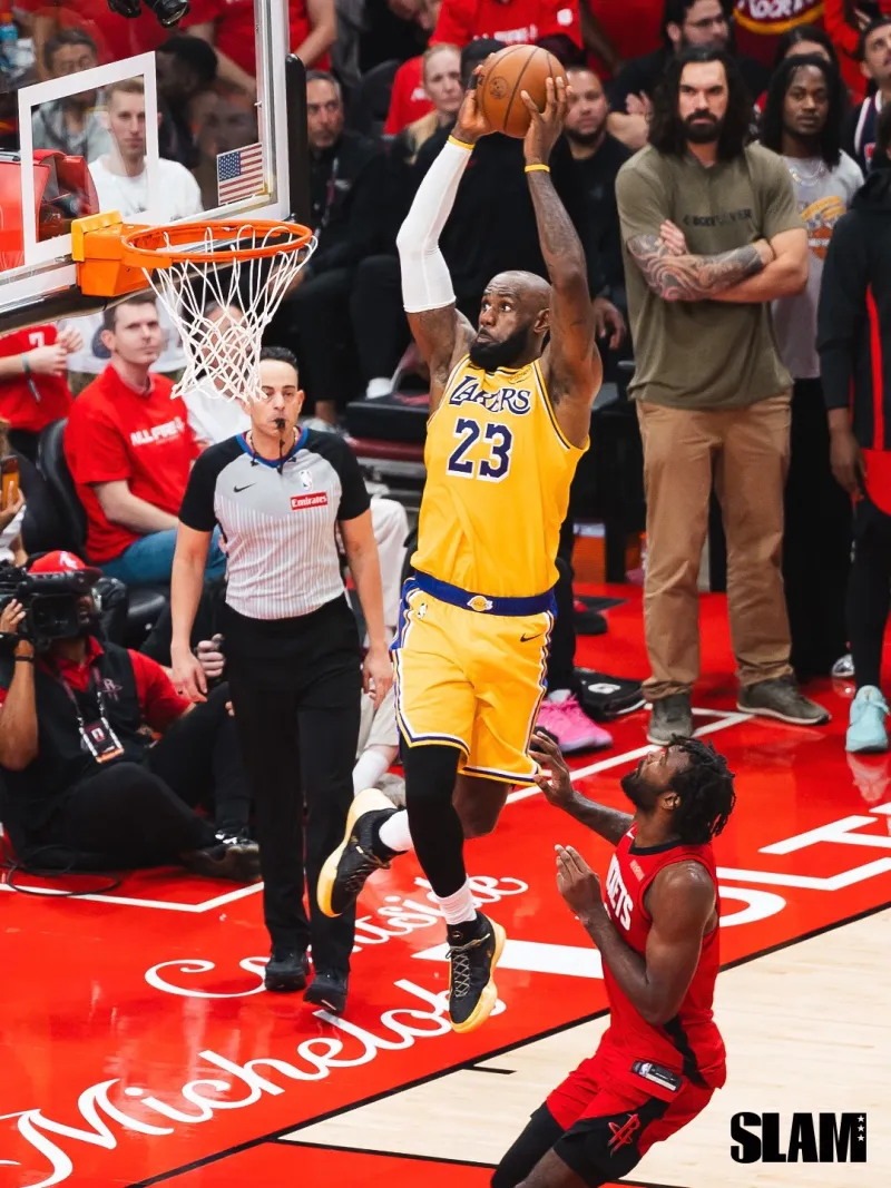 必一运动-SLAM晒詹姆斯赛场照：与篮球造物主达成了交易